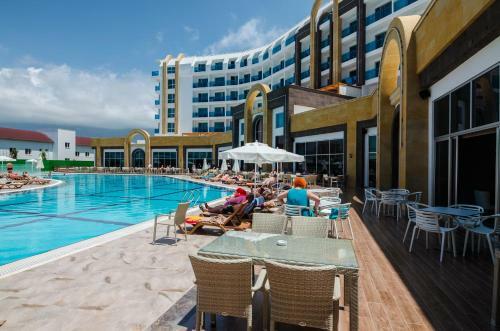 Lumos Deluxe Resort Hotel & Spa