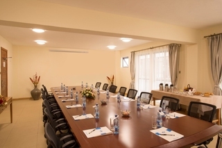 Hotel Lotos Inn & Suites
