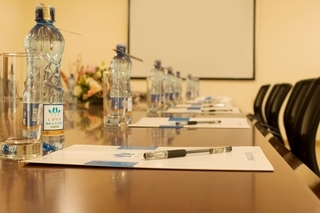 Hotel Lotos Inn & Suites