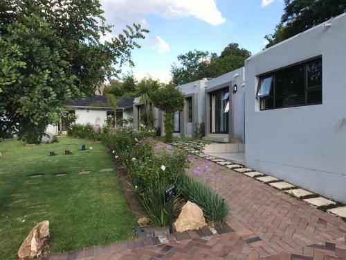 Hostal 6 On Morris Guest Lodge