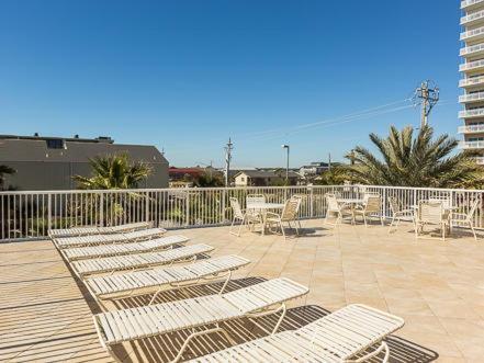 Apartamento Crystal Tower 1002