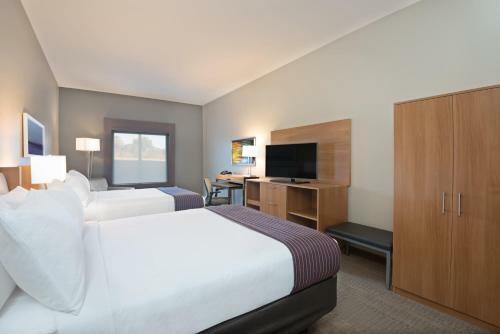 Holiday Inn Express Hotel & Suites Hot Springs