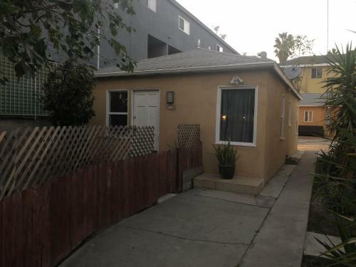 Modern Home In Burbank