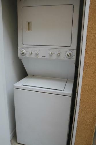 Beautiful New Home In Burbank 1bd