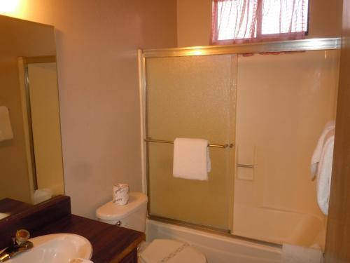 Two-bedroom Plus Den Standard Unit #108 By Escape For All Seasons