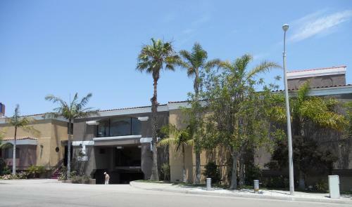Crimson Hotel, Manhattan Beach