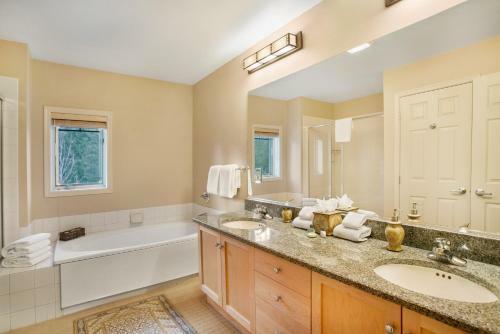 Lodge Mammoth Golf Properties By 101 Great Escapes