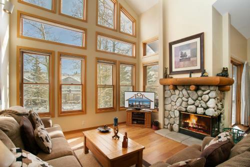 Lodge Mammoth Golf Properties By 101 Great Escapes
