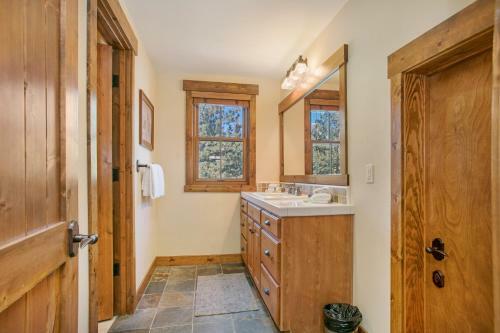 Lodge Mammoth Golf Properties By 101 Great Escapes