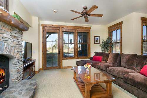 Lodge Mammoth Golf Properties By 101 Great Escapes