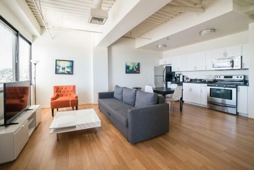 Hollywood Audrey Apartment