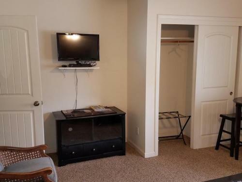 Yosemite Nights Bed & Breakfast