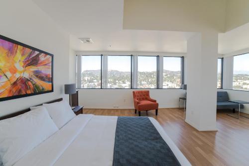 Hollywood Academy Apartment
