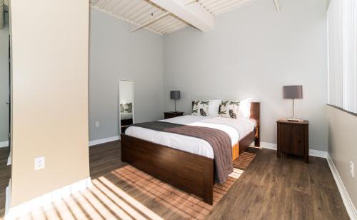 Hollywood Academy Apartment