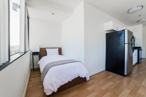 Hollywood Gallery Apartment