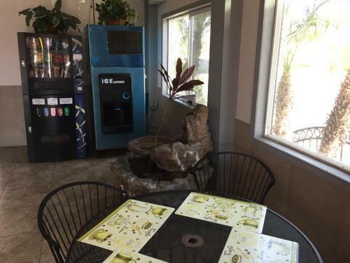 Hotel Harbor Inn & Suites Oceanside