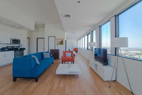 California Jewel Apartment