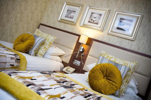 Hotel Lodore Falls