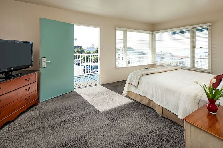 Motel Tides Oceanview Inn And Cottages