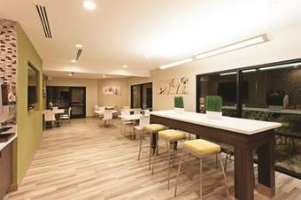 Hotel La Quinta Inn & Suites Pomona - Cal Poly.
