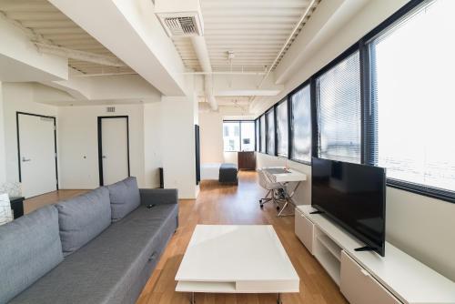 California Wanderlust Apartment