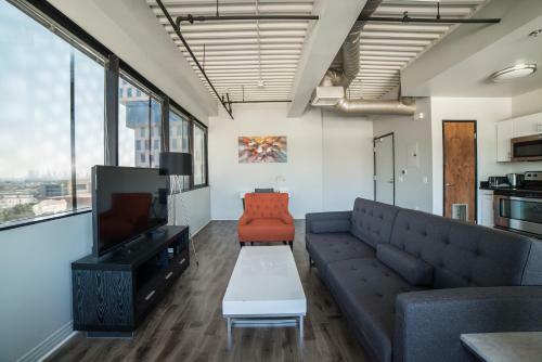 California Wanderlust Apartment