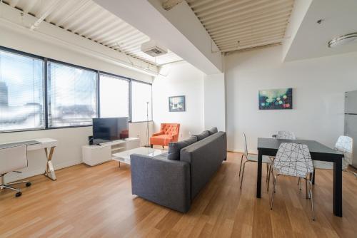 Hollywood Dicaprio Apartment