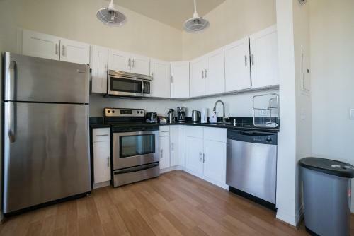 Hollywood Dicaprio Apartment