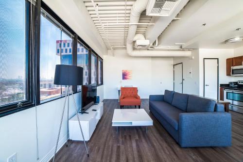 California Silver Apartment