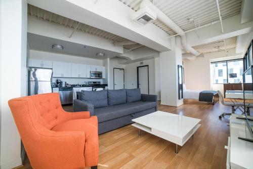 California Silver Apartment