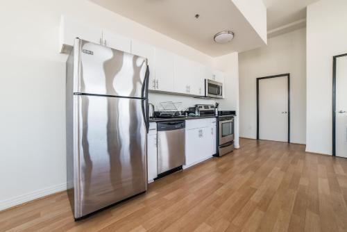 California Silver Apartment