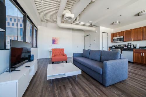 California Silver Apartment