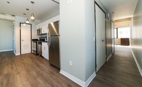 California Silver Apartment