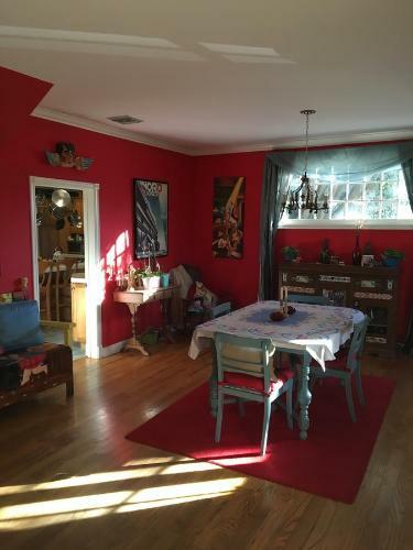 Elaine's Hollywood Bed & Breakfast