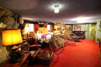 Hotel Madonna Inn