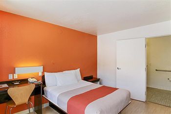 Motel 6 Santa Barbara-state