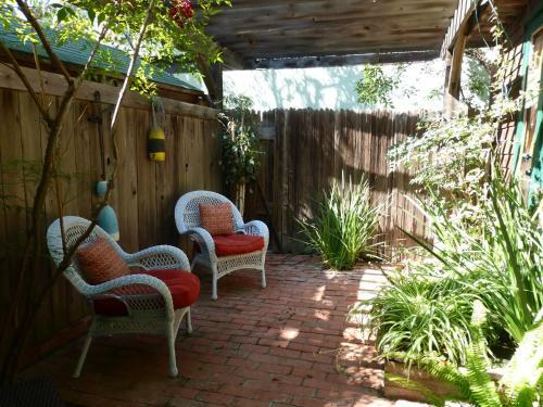 Redwood Hollow Cottages