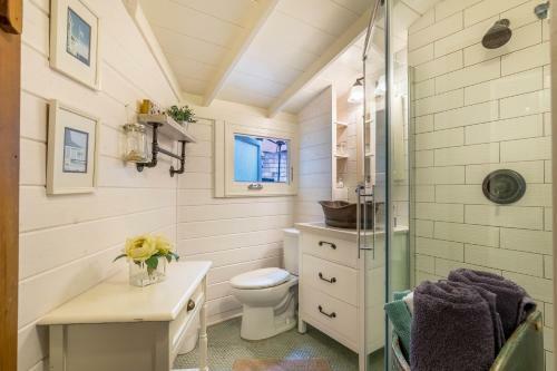 Redwood Hollow Cottages