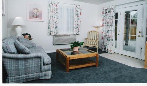 Posada Solvang Inn & Cottages