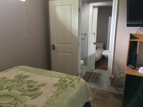 Hostal White House Bed And Breakfast