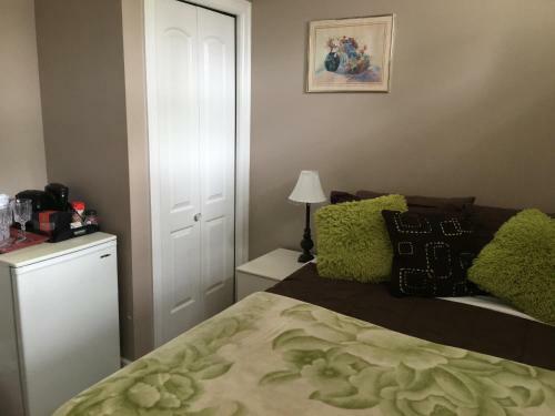 Hostal White House Bed And Breakfast