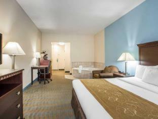 Hotel Comfort Suites Tulare