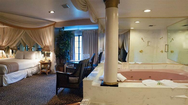 Postmarc Hotel And Spa Suites