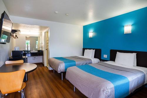 Motel 6 Ventura Downtown