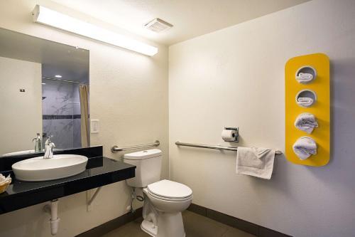Motel 6 Ventura Downtown