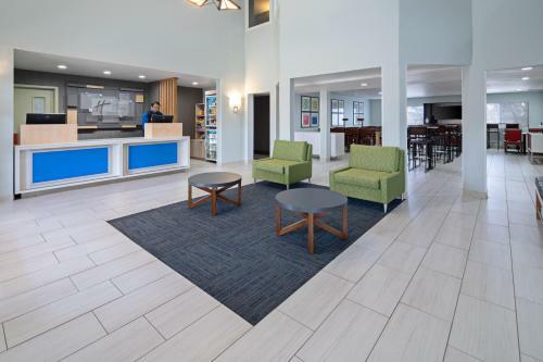 Holiday Inn Express Hotel & Suites Watsonville