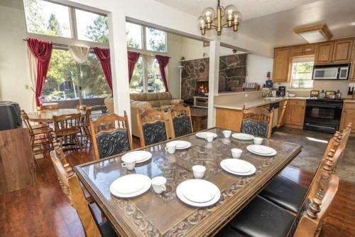 2074 Traverse Court
