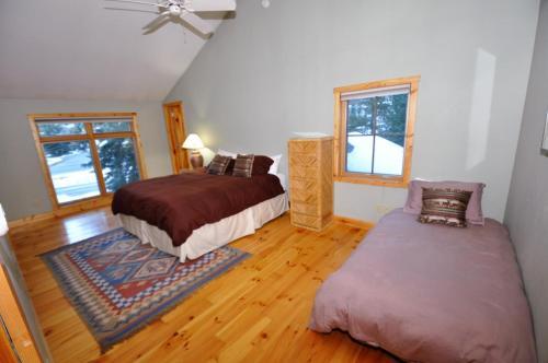East Streamside Circle Holiday Home