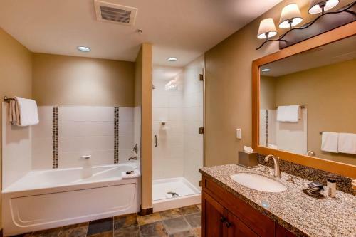 Hotel Capitol Peak Lodge