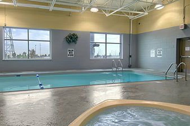 Hotel Super 8 Mississauga